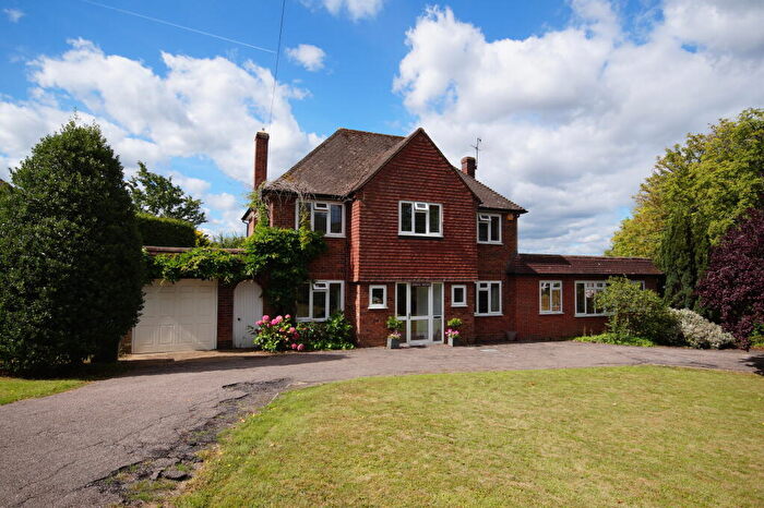 3 Bedroom Detached House To Rent In Silverdale Avenue, Oxshott, Surrey, KT22