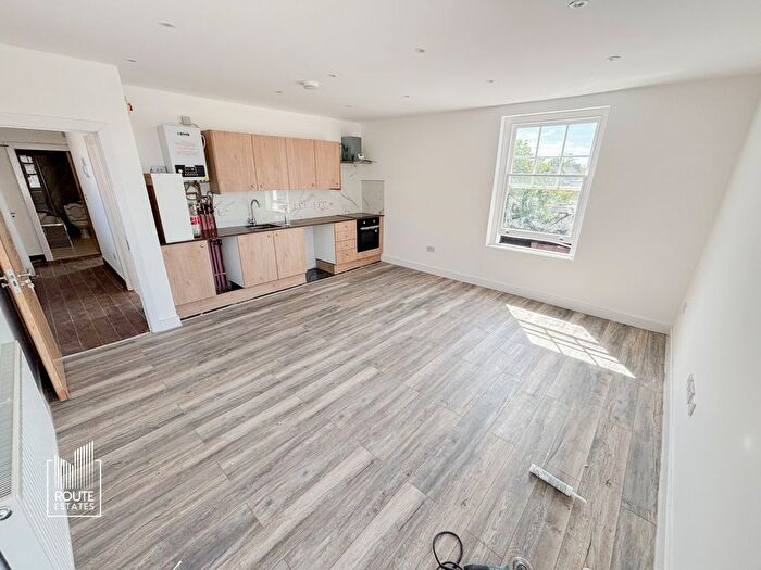 2 Bedroom Flat To Rent In Alma Road, Enfield, EN3