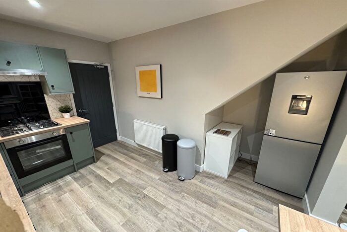 1 Bedroom Flat To Rent In Wollaton Rd, Beeston, NG9