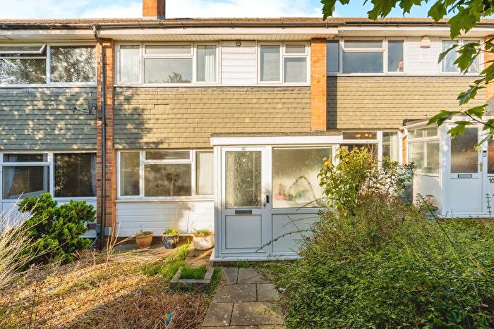 3 Bedroom Terraced House For Sale In Church Lane, Bedford, MK41
