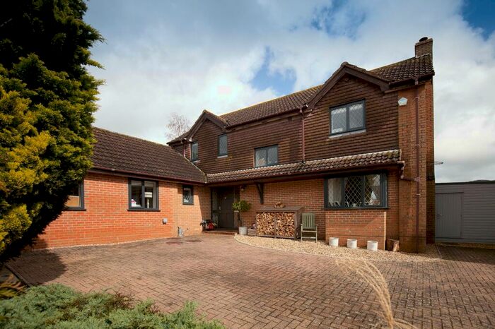 5 Bedroom House To Rent In Glebe Gardens, Motcombe, Shaftesbury, SP7