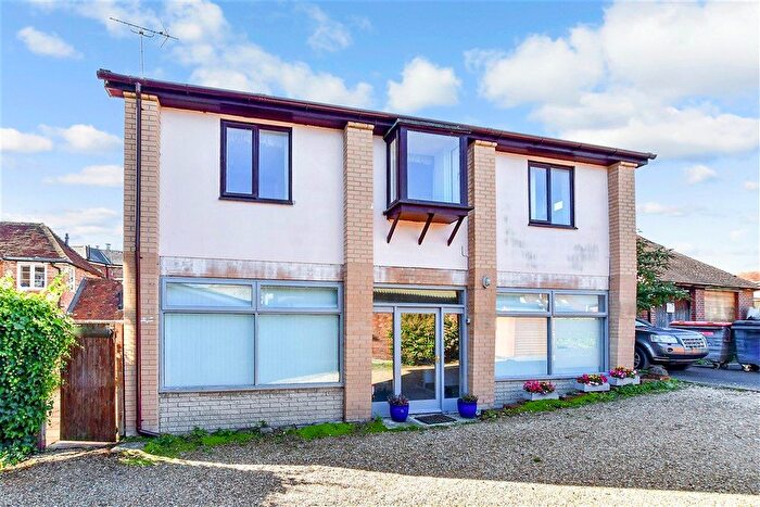 1 Bedroom Maisonette For Sale In Bowen Lane, Petersfield, Hampshire, GU31