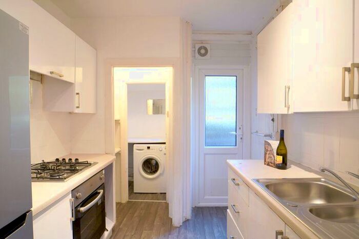 3 Bedroom Terraced House To Rent In Coombe Road, Brighton, BN2