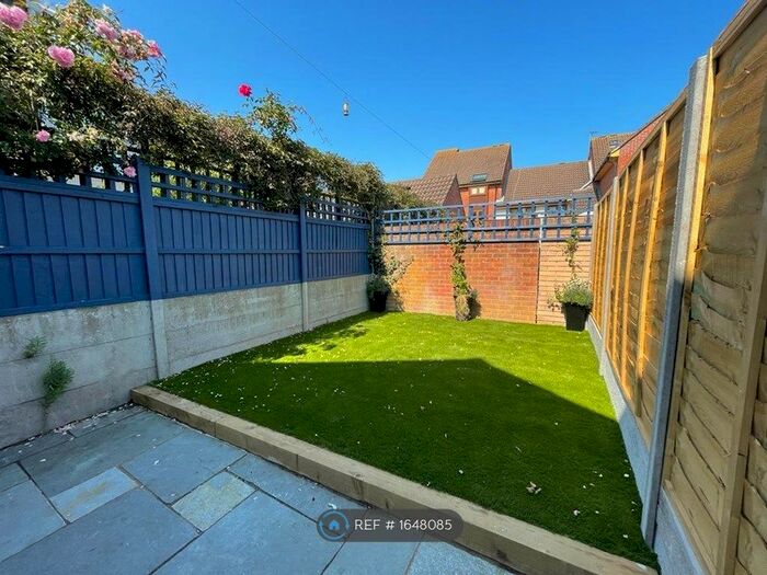 1 Bedroom Flat To Rent In Bargates, Christchurch, BH23