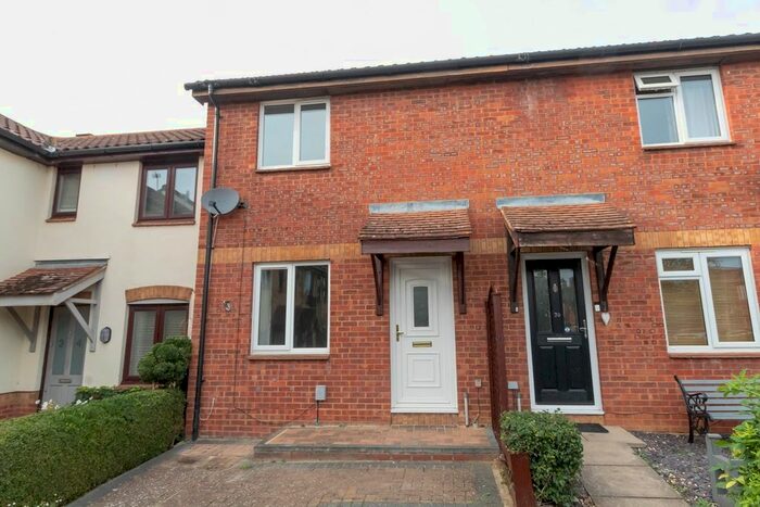 2 Bedroom Terraced House To Rent In Tennyson Avenue, Biggleswade, SG18