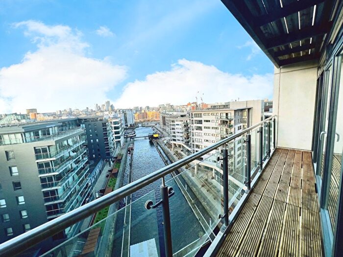 2 Bedroom Flat To Rent In Clarence House, The Boulevard, Leeds, West Yorkshire, LS10