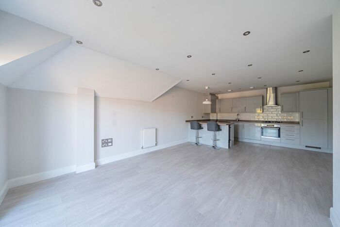 2 Bedroom Flat For Sale In Connaught Road, Brookwood, Woking, GU24