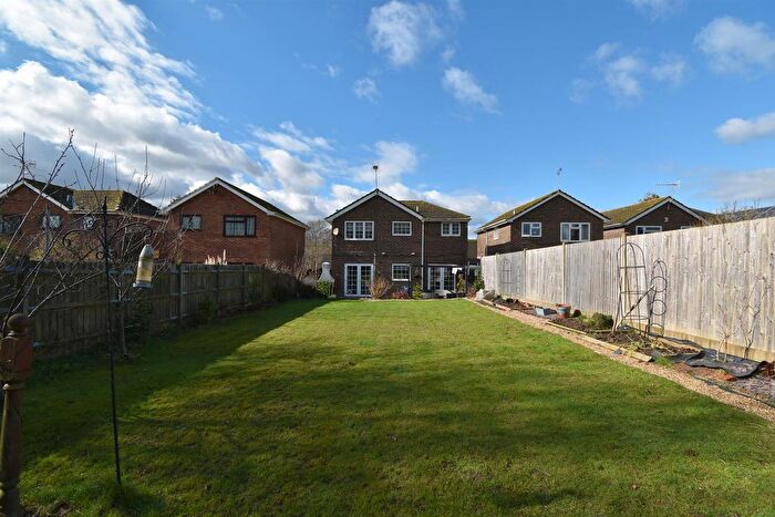 4 Bedroom Link Detached House For Sale In Cottage Lane, Westfield, Hastings, TN35