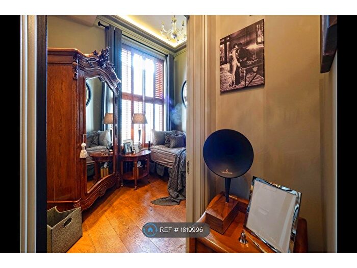 2 Bedroom Flat To Rent In Elsham Road, London, W14