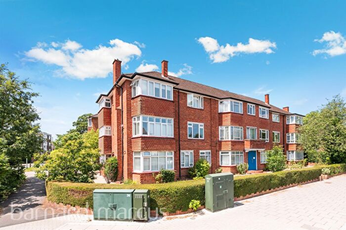2 Bedroom Flat For Sale In South Bank, Surbiton, KT6