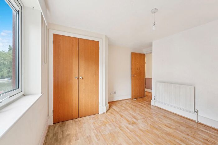 2 Bedroom Flat To Rent In Charter Quay, Kingston Upon Thames, KT1
