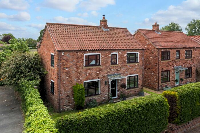 4 Bedroom Detached House For Sale In Swan Close, York, YO19