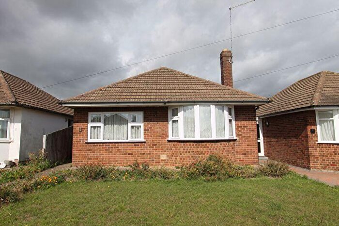 2 Bedroom Bungalow For Sale In Greenway Avenue, Northampton, NN3