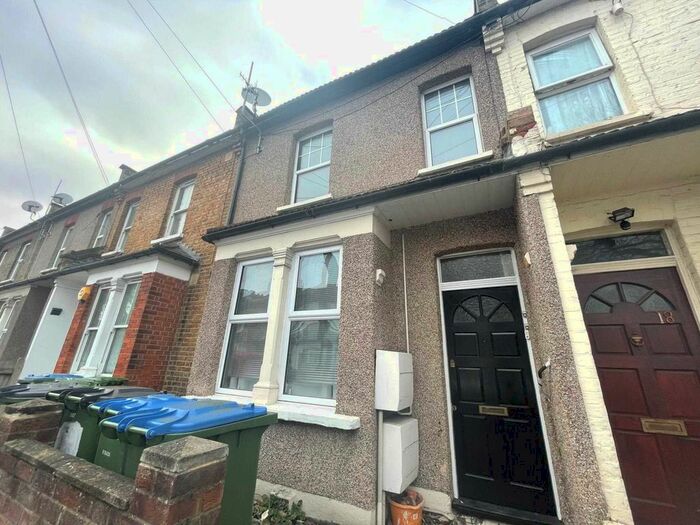 1 Bedroom Flat To Rent In Brookdene Road, London SE18