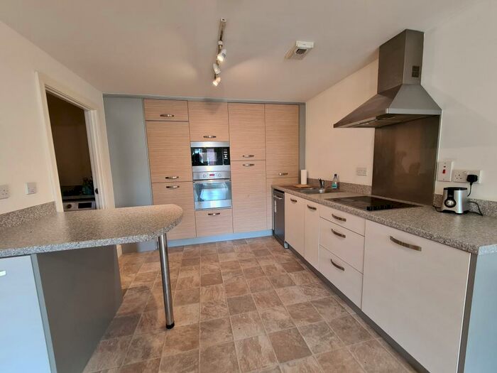 2 Bedroom Apartment To Rent In Kingsquarter, Maidenhead, SL6