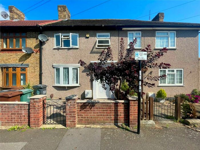 3 Bedroom House To Rent In Penrhyn Avenue, Walthamsatow, London, E17