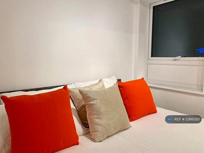 1 Bedroom Flat To Rent In Bellfield Road, High Wycombe, HP13