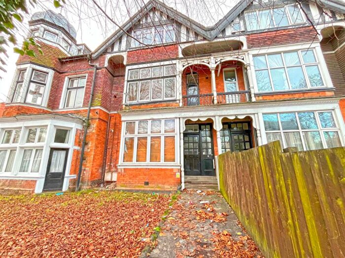 1 Bedroom Flat To Rent In Sherwood Rise, Nottingham, NG7