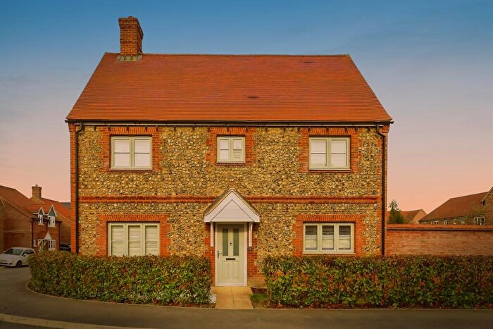 4 Bedroom Detached House For Sale In Hyde Street, Aston Clinton, Aylesbury, HP22