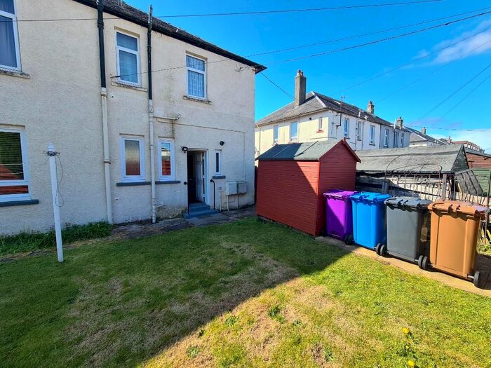 2 Bedroom Flat To Rent In Kelvin Street, Largs, North Ayrshire KA309Bd KA30 2 Bedroom Flat To Rent In Kelvin Street, Largs, North Ayrshire KA309Bd KA30