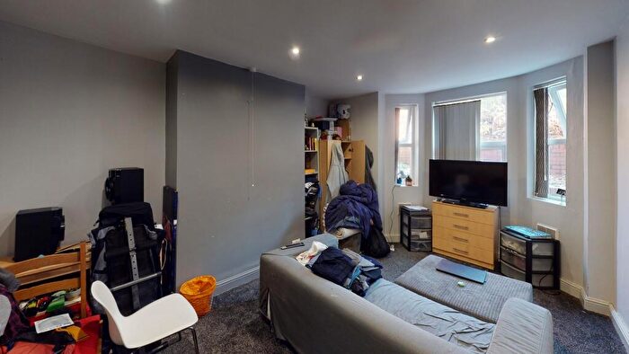 1 Bedroom Flat To Rent In Kings Road, Hyde Park, Leeds, LS6