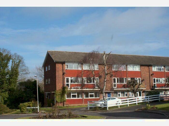 2 Bedroom Maisonette To Rent In Springfield Court, Twyford, Berkshire, RG10