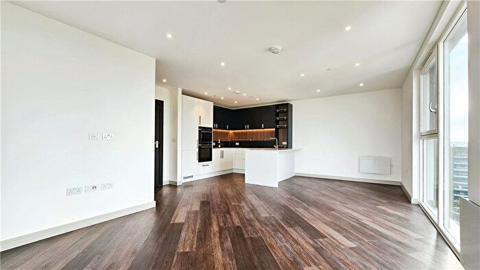 3 Bedroom Flat To Rent In Eden Grove, Staines-Upon-Thames, Surrey, TW18