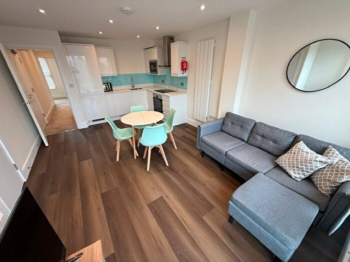 1 Bedroom Flat To Rent In Northfield Avenue, West Ealing, W13