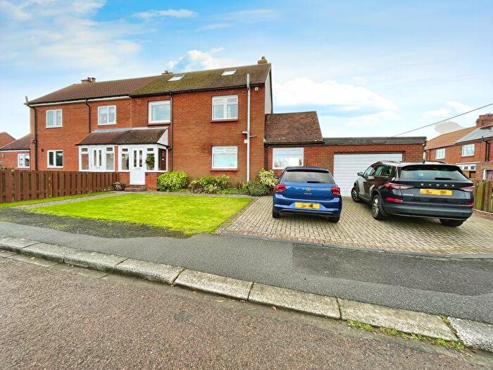 3 Bedroom Semi-Detached House For Sale In Greyfield Estate, Alnwick, NE66