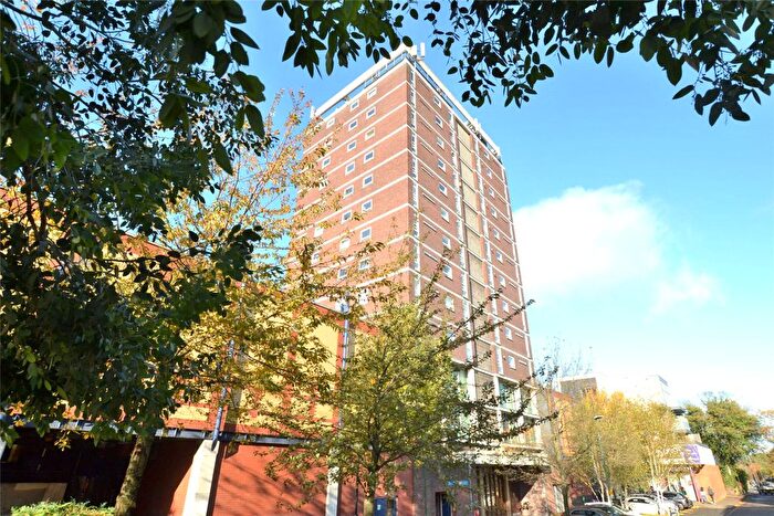 2 Bedroom Flat For Sale In Clarendon Road, Wallington, SM6