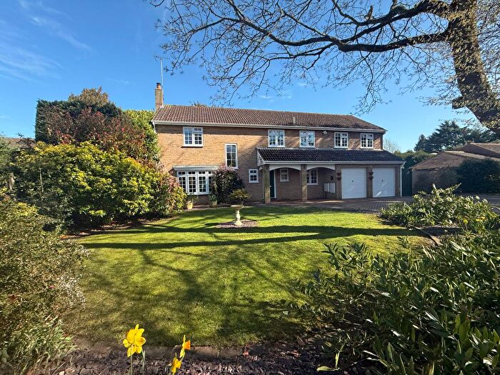 5 Bedroom Detached House For Sale In Leinsters Close, Peterborough, PE3