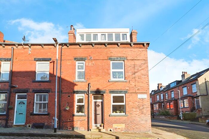 3 Bedroom End Of Terrace House For Sale In Vicarage Street, Leeds, LS5