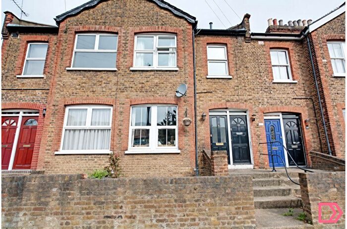 1 Bedroom Maisonette To Rent In Glenville Avenue, Enfield, London, EN2