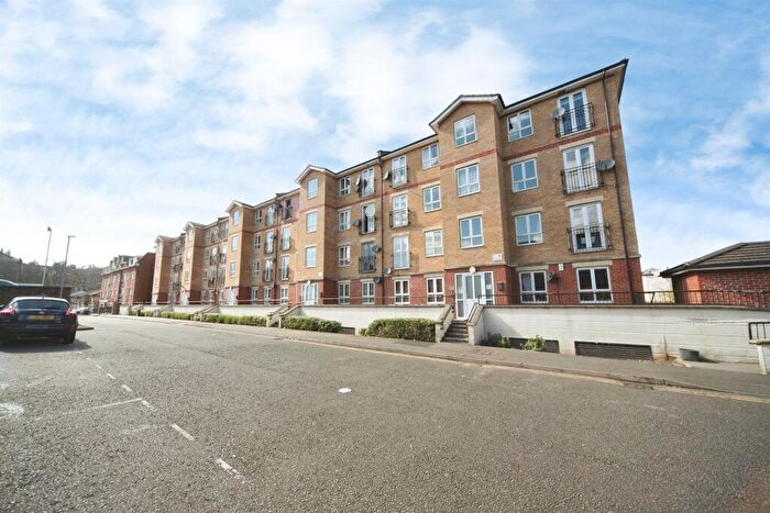 2 Bedroom Flat For Sale In Grove Road, Luton, LU1