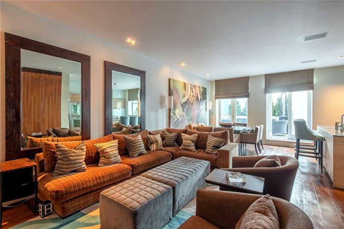 3 Bedroom Flat For Sale In Kensington Court, London, W8