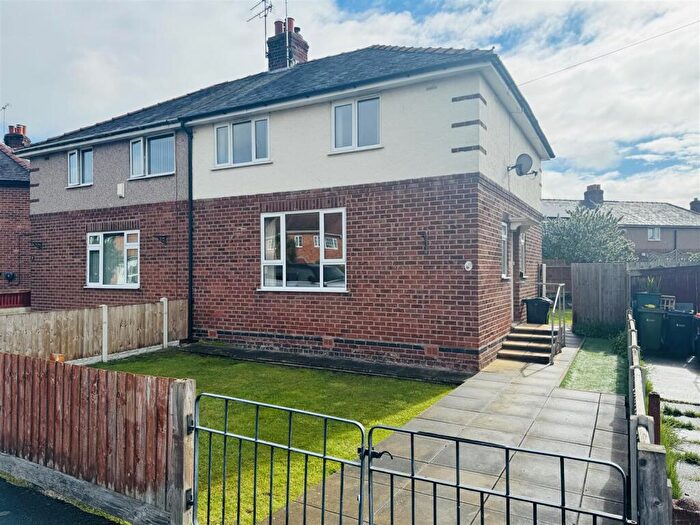 3 Bedroom Semi-Detached House For Sale In Maple Grove, Hoole, Chester, CH2