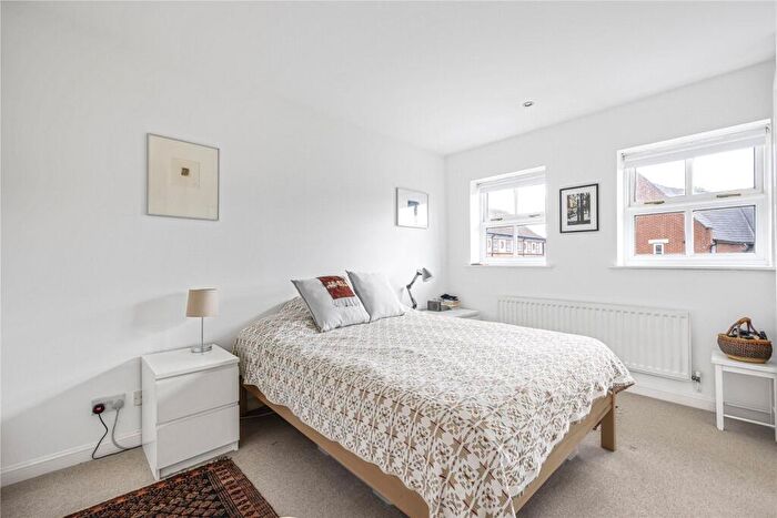 3 Bedroom Semi-Detached House For Sale In Bennett Crescent, Oxford, OX4