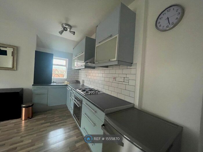 1 Bedroom Flat To Rent In Tooting High Street, London, SW17