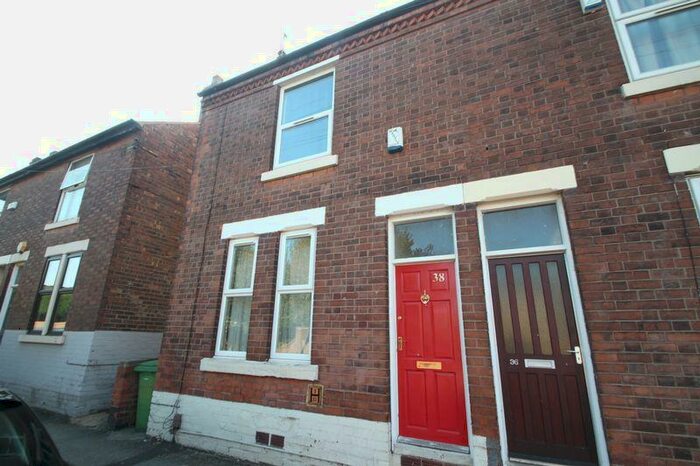 5 Bedroom Semi-Detached House To Rent In Cycle Road, Nottingham, NG7