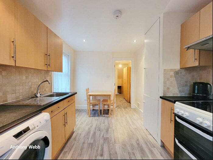 2 Bedroom Flat To Rent In Sidney Road, Wood Green, N22