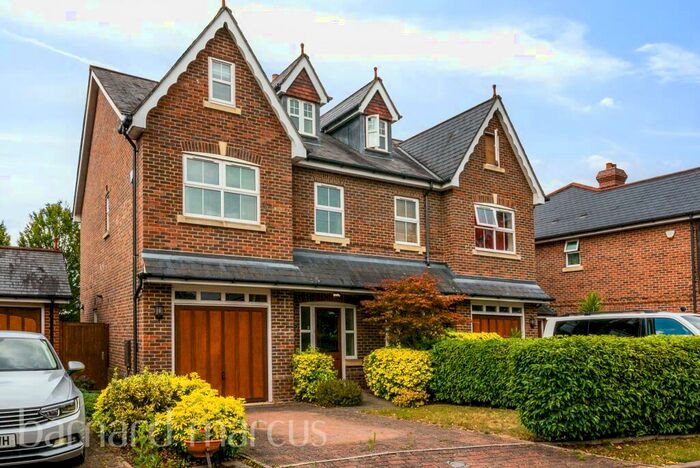 3 Bedroom House To Rent In Hornbeam Gardens, New Malden, KT3