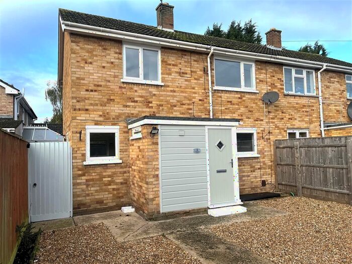 3 Bedroom Semi-Detached House To Rent In Sherwood Avenue, Wisbech, PE13