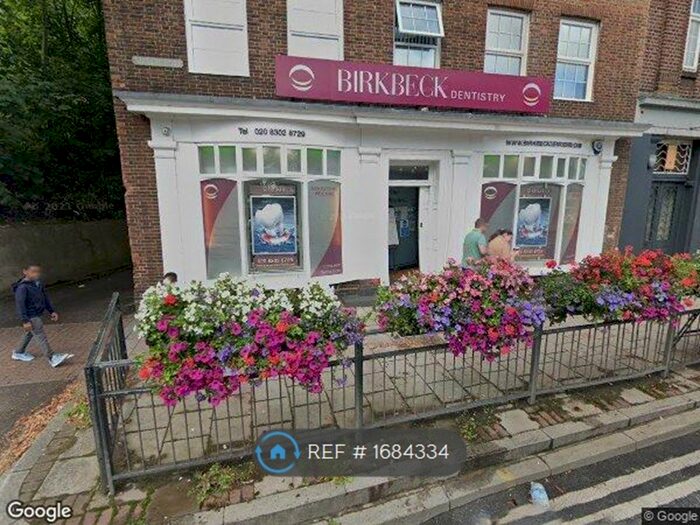 3 Bedroom Flat To Rent In Hurst Court, Sidcup, DA15