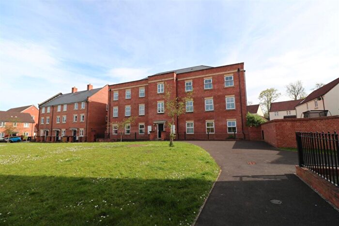 1 Bedroom Apartment For Sale In Barons Crescent, Trowbridge, BA14