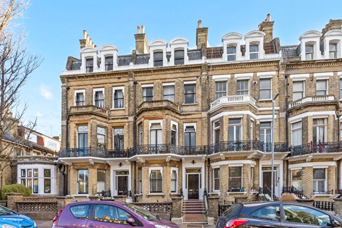 2 Bedroom Penthouse For Sale In First Avenue, Hove, BN3
