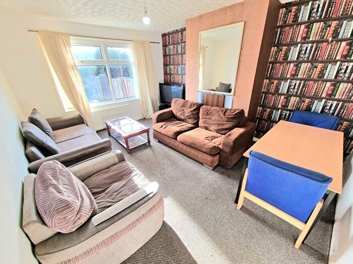 4 Bedroom Semi-Detached House To Rent In Shirley Avenue, Salford, M7