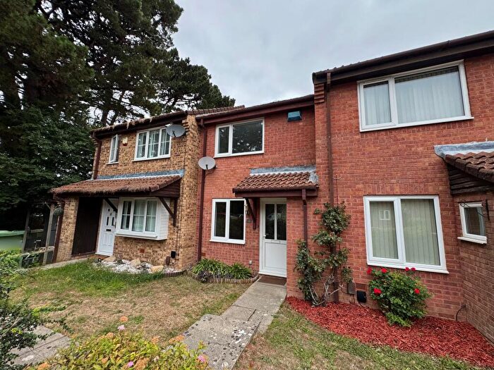 2 Bedroom House To Rent In Tresillian Gardens, West End, SO18