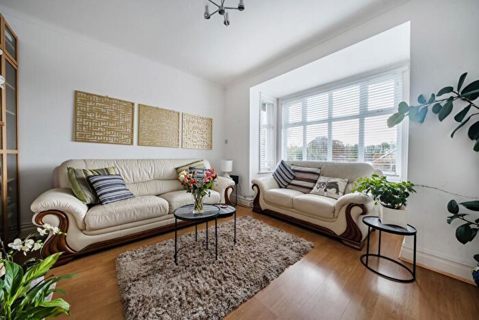 4 Bedroom Detached Bungalow For Sale In Thorpe Lea Road, Peterborough, PE3