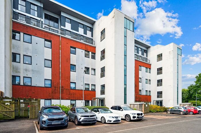 2 Bedroom Flat To Rent In Jackson Place, Bearsden, Glasgow, G61