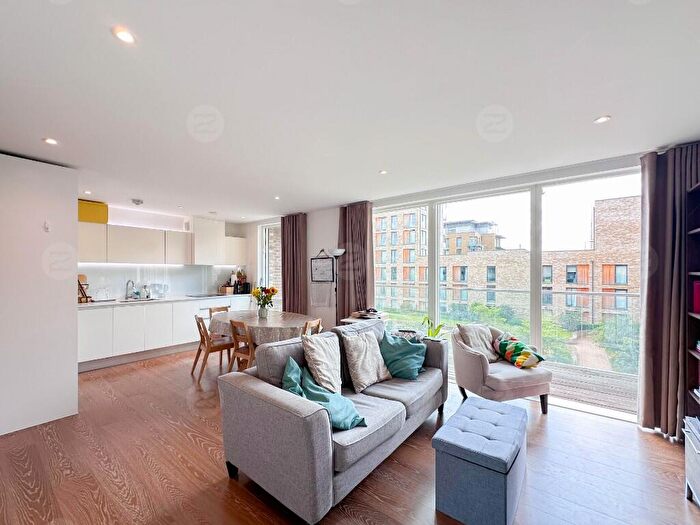 2 Bedroom Flat For Sale In Merlin Court, Saundby Lane, London, SE3